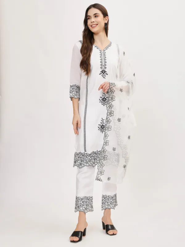 White_Silk_Premium_&_Elegant_Kurta_&_Pant_Set_With_Dupatta_For_Women_&_Girls