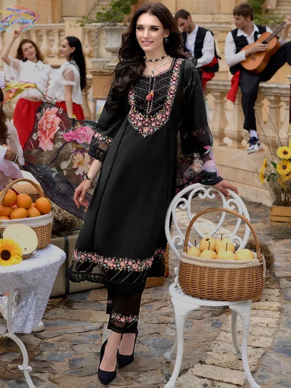 Black_Cotton_Premium_&_Elegant_Kurta_&_Pant_Set_With_Dupatta_For_Women_&_Girls