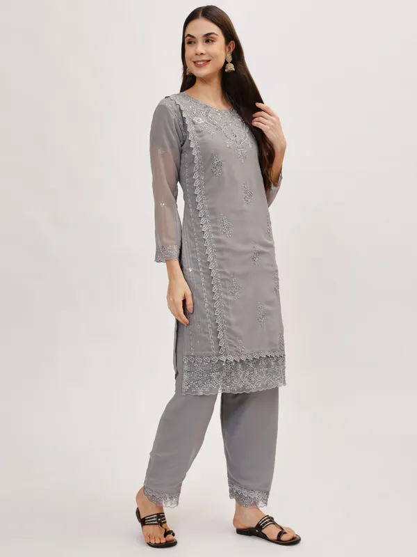 Grey_Cotton_Premium_&_Elegant_Kurta_&_Pant_Set_With_Dupatta_For_Women_&_Girls