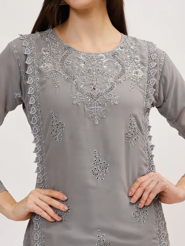 Grey_Cotton_Premium_&_Elegant_Kurta_&_Pant_Set_With_Dupatta_For_Women_&_Girls