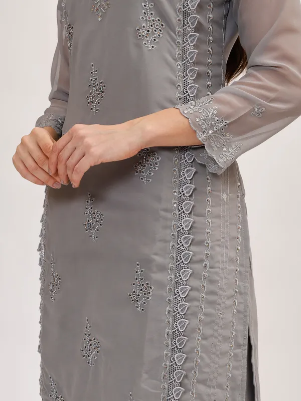 Grey_Cotton_Premium_&_Elegant_Kurta_&_Pant_Set_With_Dupatta_For_Women_&_Girls