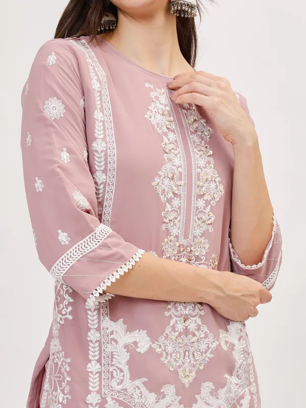Lilac_Cotton_Premium_&_Elegant_Kurta_&_Pant_Set_With_Dupatta_For_Women_&_Girls
