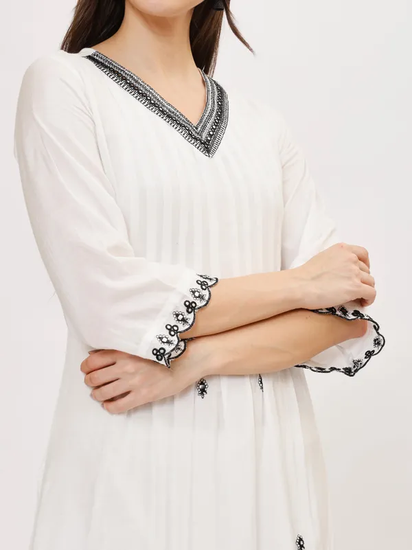 White_Cotton_Premium_&_Elegant_Kurta_&_Pant_Set_With_Dupatta_For_Women_&_Girls
