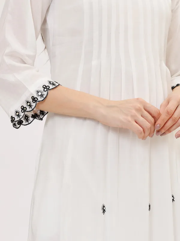 White_Cotton_Premium_&_Elegant_Kurta_&_Pant_Set_With_Dupatta_For_Women_&_Girls