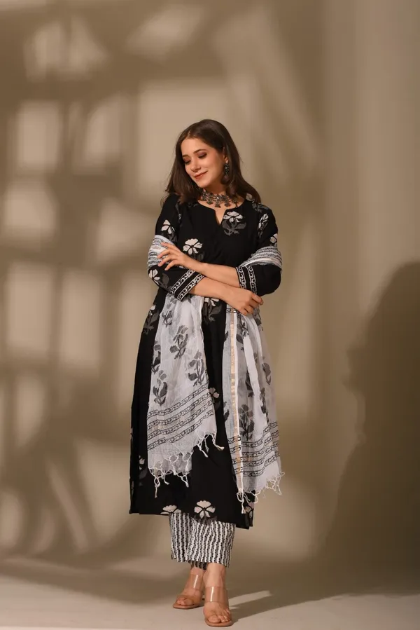 Black_Cotton_Premium_&_Elegant_Kurta_&_Pant_Set_With_Dupatta_For_Women_&_Girls