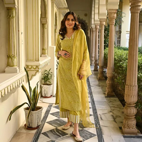 Yellow_Viscose_Premium_&_Elegant_Kurta_&_Dupatta_Set_For_Women_&_Girls