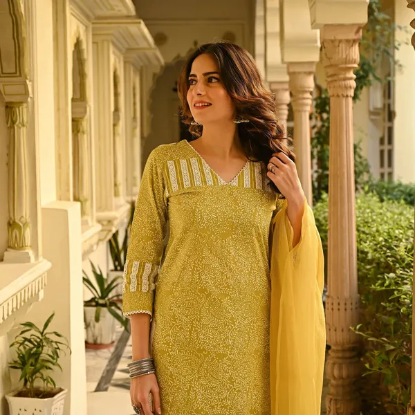 Yellow_Viscose_Premium_&_Elegant_Kurta_&_Dupatta_Set_For_Women_&_Girls