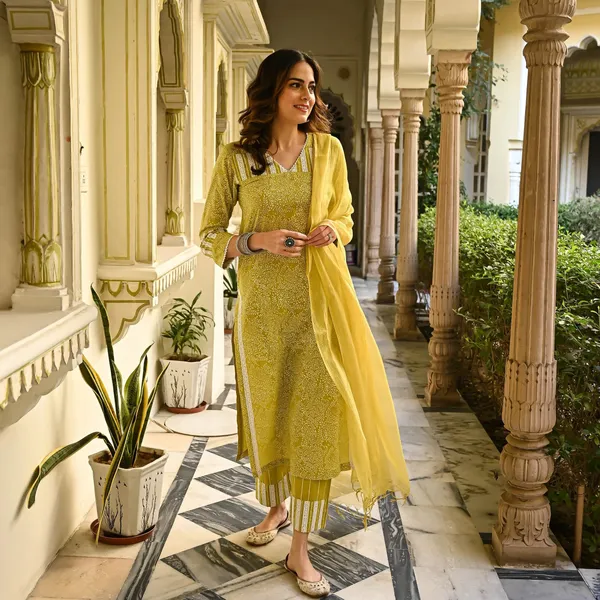 Yellow_Viscose_Premium_&_Elegant_Kurta_&_Dupatta_Set_For_Women_&_Girls