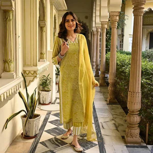 Yellow_Viscose_Premium_&_Elegant_Kurta_&_Dupatta_Set_For_Women_&_Girls