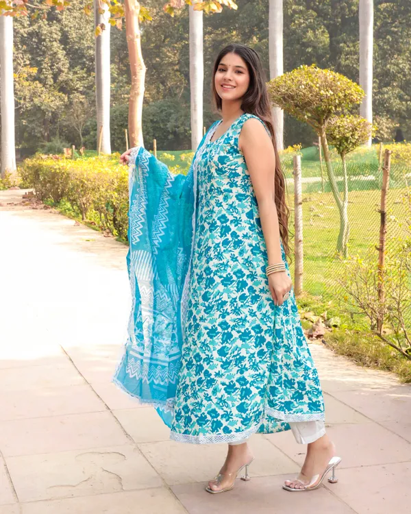 Blue_Cotton_Premium_&_Elegant_Kurta_&_Dupatta_Set_For_Women_&_Girls