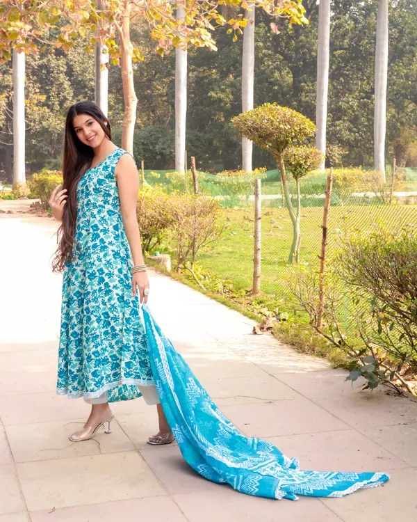 Blue_Cotton_Premium_&_Elegant_Kurta_&_Dupatta_Set_For_Women_&_Girls