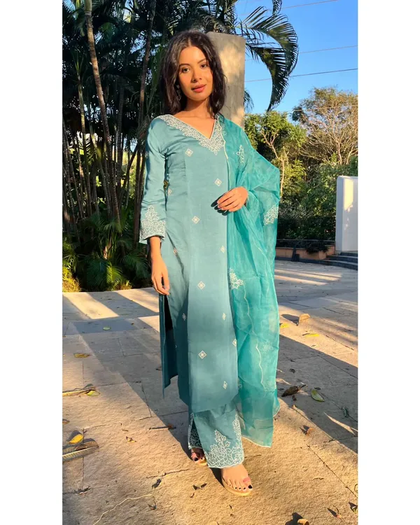 Green_Viscose_Premium_&_Elegant_Kurta_&_Pant_Set_With_Dupatta_For_Women_&_Girls