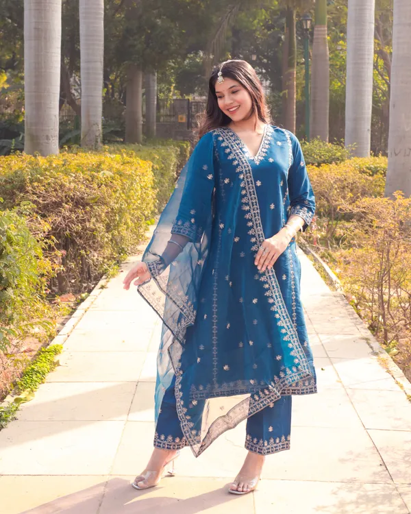 Blue_Viscose_Premium_&_Elegant_Kurta_,_Dupatta_Pant_For_Women_&_Girls