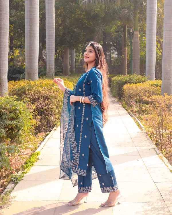 Blue_Viscose_Premium_&_Elegant_Kurta_,_Dupatta_Pant_For_Women_&_Girls