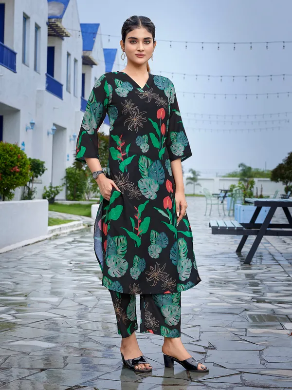 Multicolor_Viscose_Premium_&_Elegant_Kurta_&_Pant_Set_For_Women_&_Girls