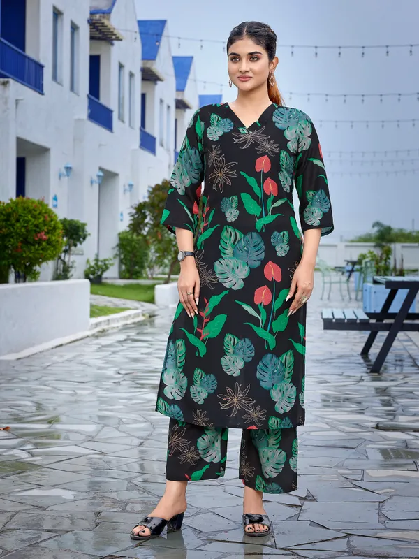 Multicolor_Viscose_Premium_&_Elegant_Kurta_&_Pant_Set_For_Women_&_Girls