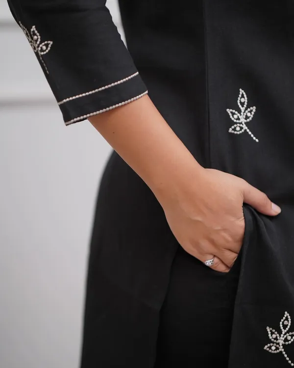 Black_Cotton_Premium_&_Elegant_Kurta_&_Pant_Set_For_Women_&_Girls