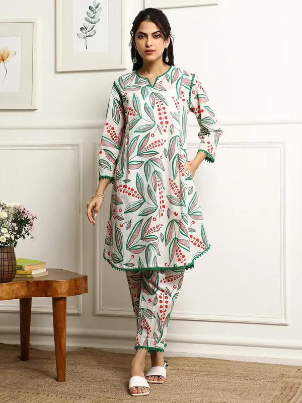 Green_Cotton_Premium_&_Elegant_Kurta_&_Pant_Set_For_Women_&_Girls