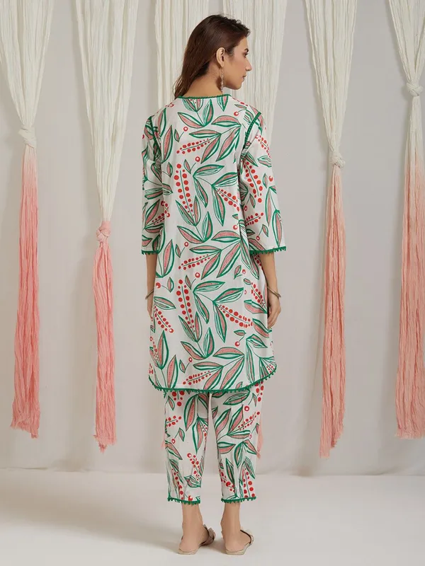 Green_Cotton_Premium_&_Elegant_Kurta_&_Pant_Set_For_Women_&_Girls