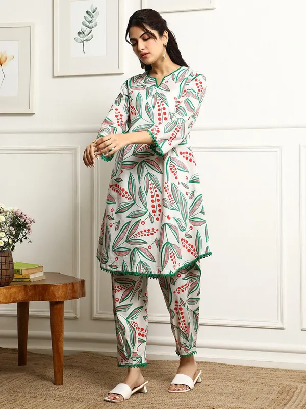 Green_Cotton_Premium_&_Elegant_Kurta_&_Pant_Set_For_Women_&_Girls