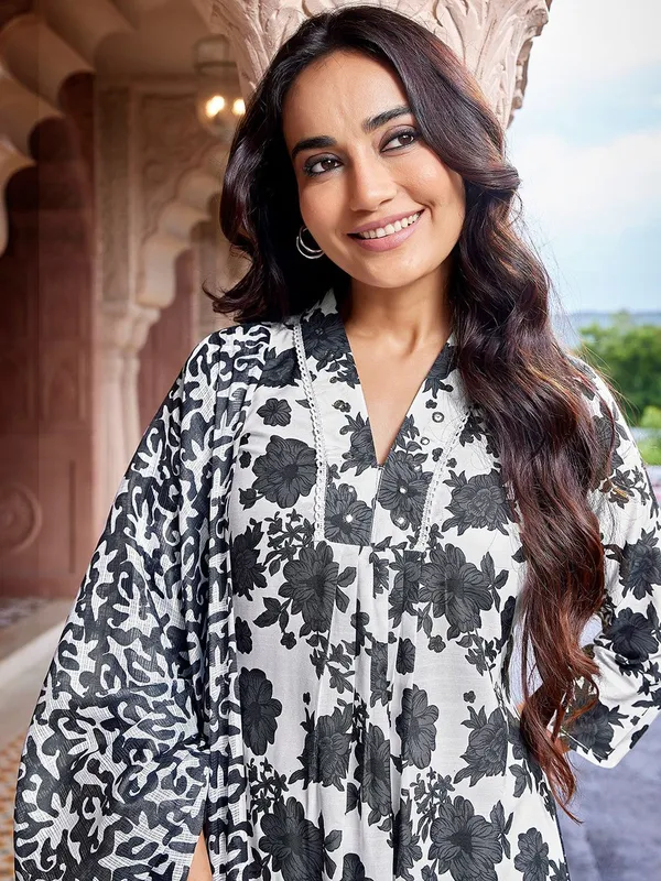 Black_&_White_Viscose_Premium_&_Elegant_Kurta_,_Dupatta_Pant_For_Women_&_Girls