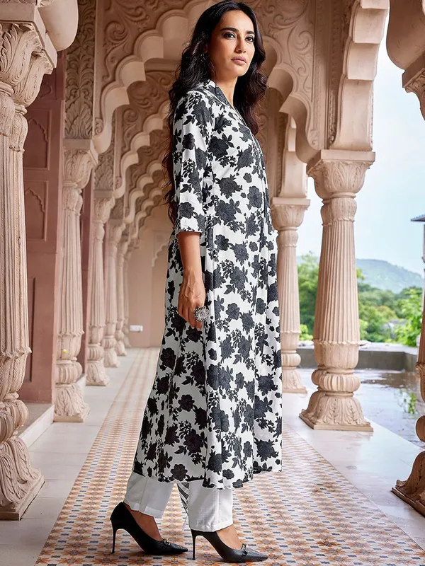 Black_&_White_Viscose_Premium_&_Elegant_Kurta_,_Dupatta_Pant_For_Women_&_Girls