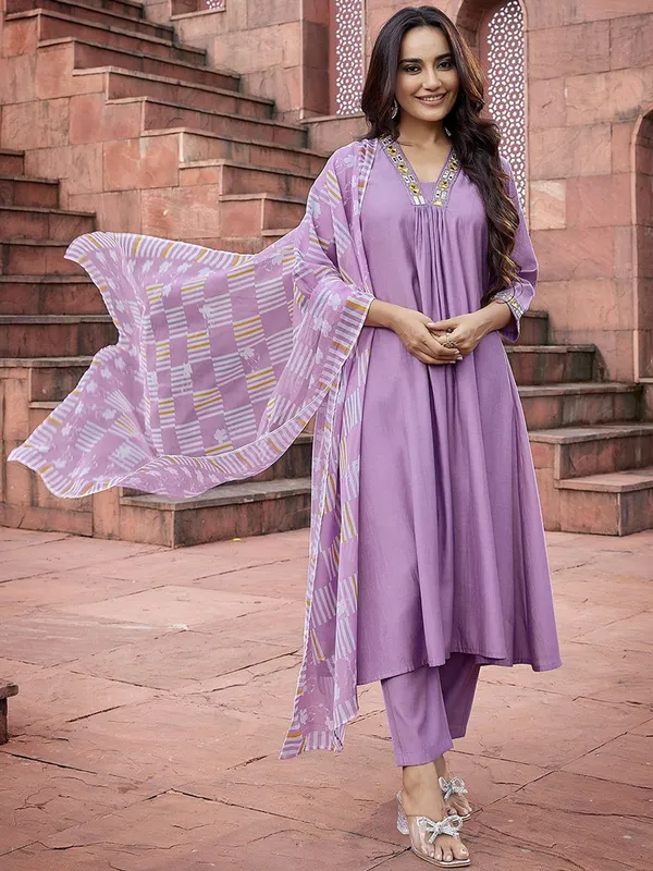 Lavender_Viscose_Premium_&_Elegant_Kurta_,_Dupatta_Pant_For_Women_&_Girls