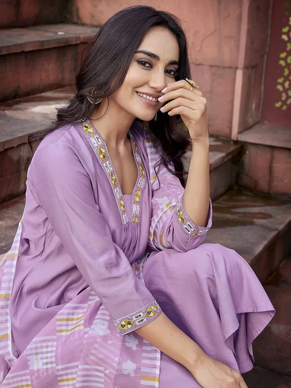 Lavender_Viscose_Premium_&_Elegant_Kurta_,_Dupatta_Pant_For_Women_&_Girls