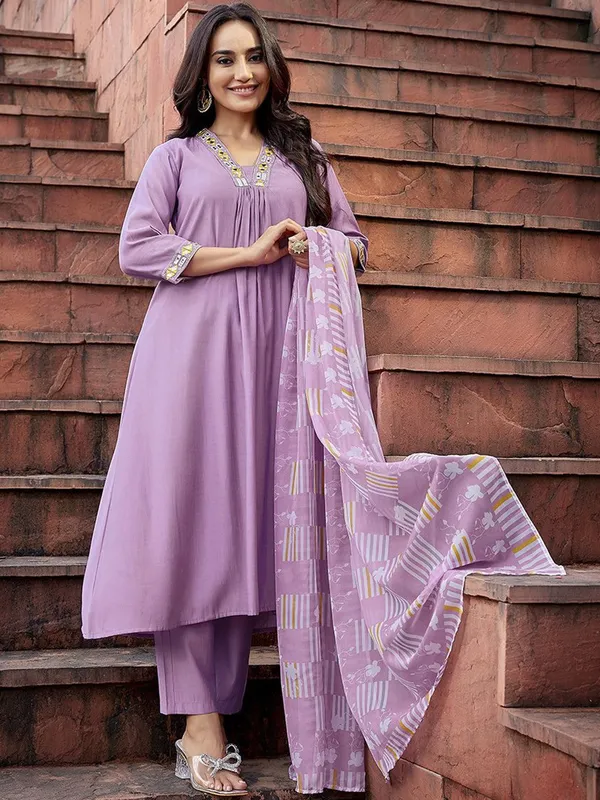 Lavender_Viscose_Premium_&_Elegant_Kurta_,_Dupatta_Pant_For_Women_&_Girls