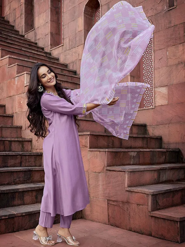 Lavender_Viscose_Premium_&_Elegant_Kurta_,_Dupatta_Pant_For_Women_&_Girls