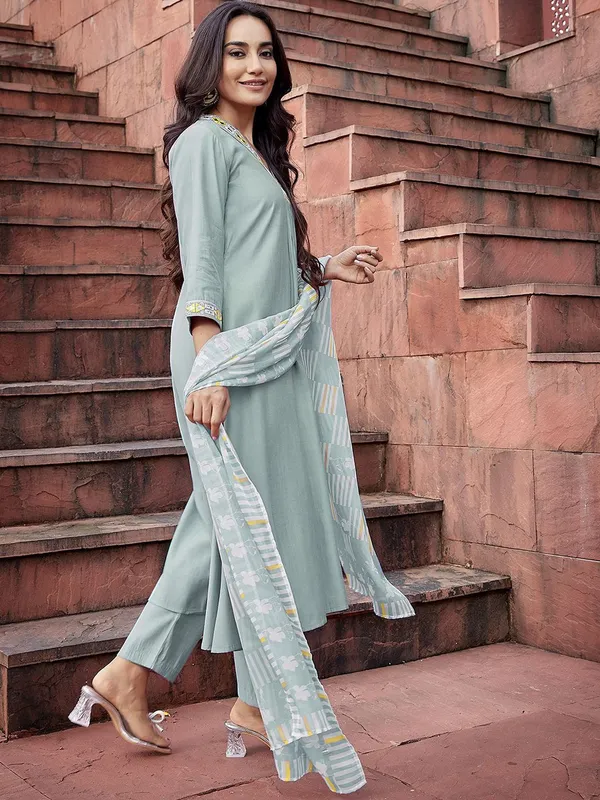 Green_Viscose_Premium_&_Elegant_Kurta_,_Dupatta_Pant_For_Women_&_Girls