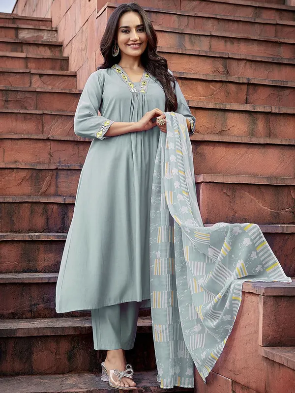 Green_Viscose_Premium_&_Elegant_Kurta_,_Dupatta_Pant_For_Women_&_Girls