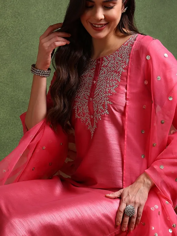 Pink_Cotton_Premium_&_Elegant_Kurta_,_Dupatta_Pant_For_Women_&_Girls