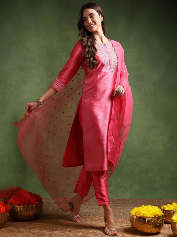Pink_Cotton_Premium_&_Elegant_Kurta_,_Dupatta_Pant_For_Women_&_Girls