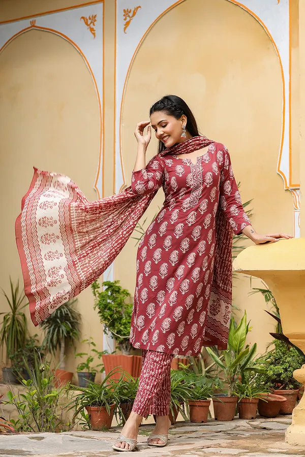Multicolor_Premium_&_Elegant_Kurta_&_Pant_Set_With_Dupatta_For_Women_&_Girls