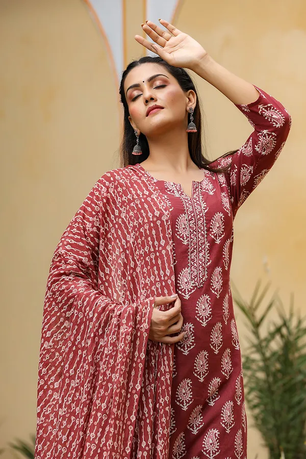 Multicolor_Premium_&_Elegant_Kurta_&_Pant_Set_With_Dupatta_For_Women_&_Girls
