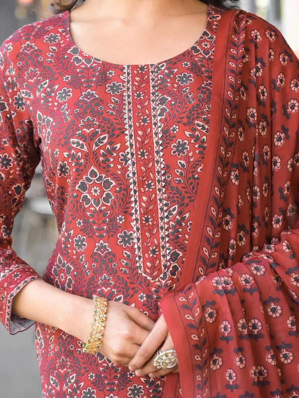 Red_Premium_&_Elegant_Kurta_&_Pant_Set_With_Dupatta_For_Women_&_Girls