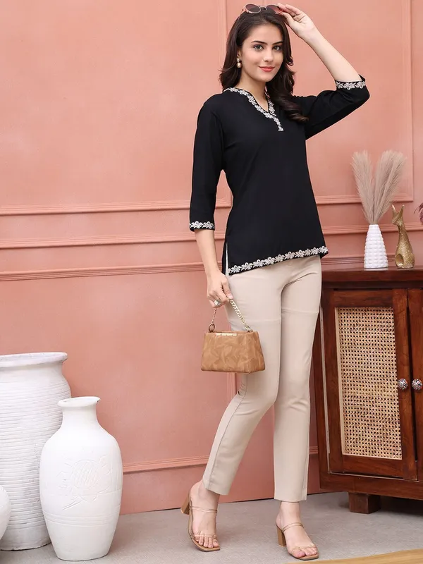 Mahira's_Comfort_Women_Embroidered,_Printed_A-line_Kurta_Black