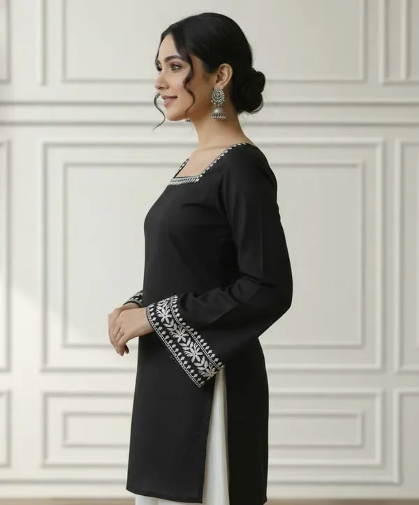 Mahira's_Comfort_Women_Solid_Straight_Kurta_Black