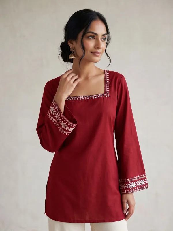 Mahira's_Comfort_Women_Solid_Straight_Kurta_Maroon