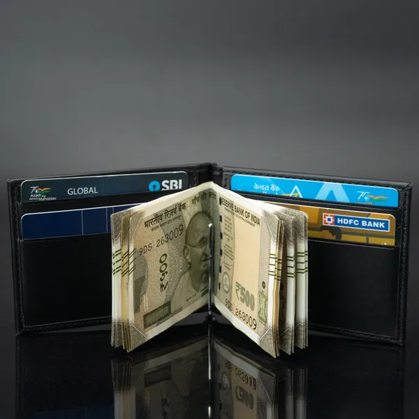WOCO_Black_Money_Clipper_for_Men,_Slim_Vegan_Leather_Card_Holder_with_Metal_Cash_Clip_&_4_Card_Slots