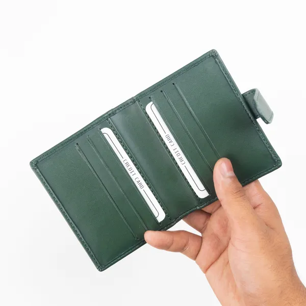 WOCO_Men_&_Women_Casual,_Formal,_Travel_Green_Genuine_Leather_Card_Holder_(6_Card_Slots)