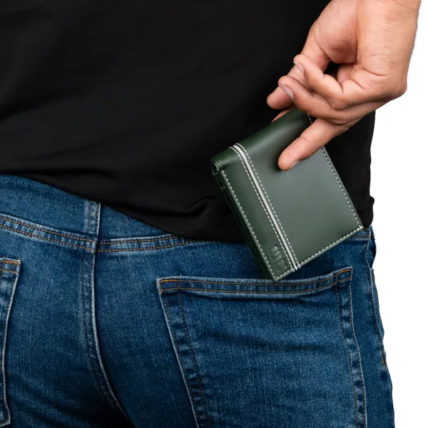 WOCO_Men_Casual,_Formal,_Trendy_Green_Genuine_Leather_Wallet_(7_Card_Slots)