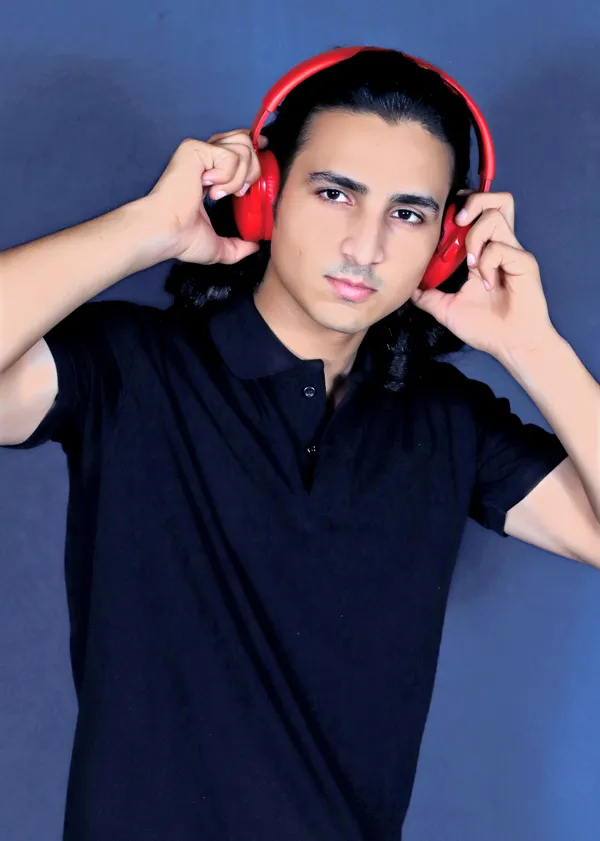Black_Cotton_Polo_Tshirt_For_Men