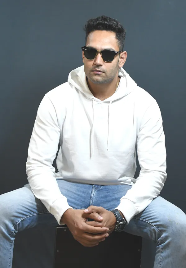 White_Polyester_Blend_Plain_Regular_Fir_Hoodie_For_Men