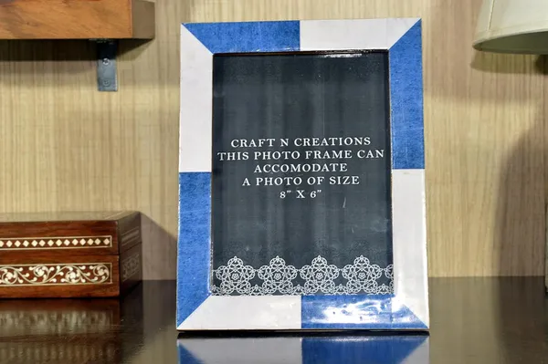 Resin_Crafted_Wall_Cum_Desk_Photo_Frame_of_Size_8"_x_6"_for_desk,_Shelves,_Wall_decoration_with_attractive_Designs