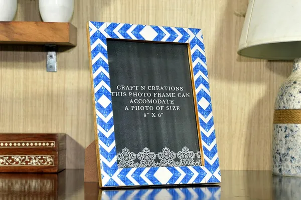 Resin_Crafted_Wall_Cum_Desk_Photo_Frame_of_Size_8"_x_6"_for_desk,_Shelves,_Wall_decoration
