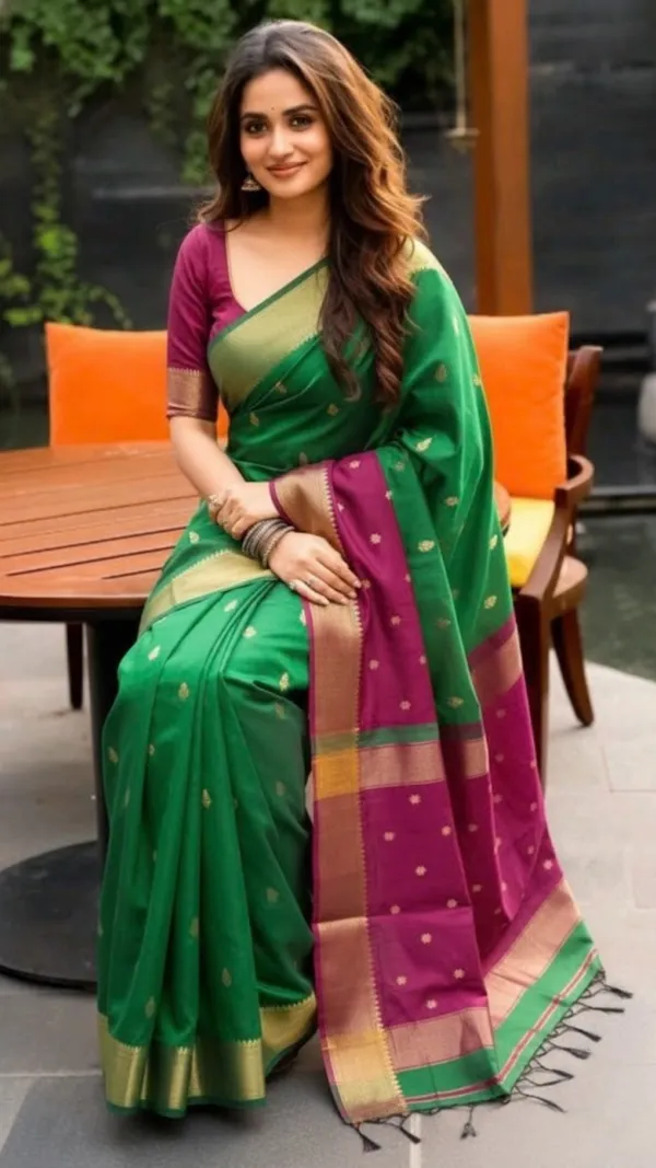 Emerald_Green_With_Contrast_Magenta_Border_Classic_Kalyani_Cotton_Saree