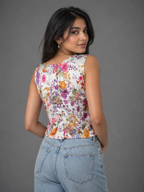 Floral_Button-Back_Top
