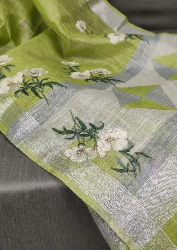 Leaf_Green_&_Silver_Meadow_Linen_Saree